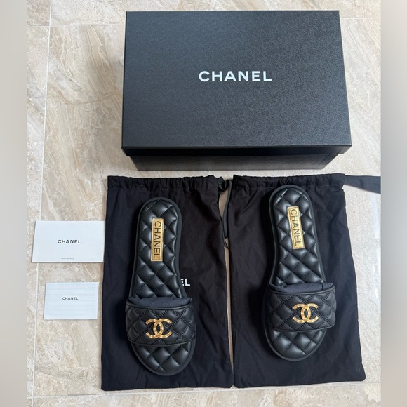 Chanel Slide Sandals Quilted Lambskin Size 38 - Picture 2 of 14